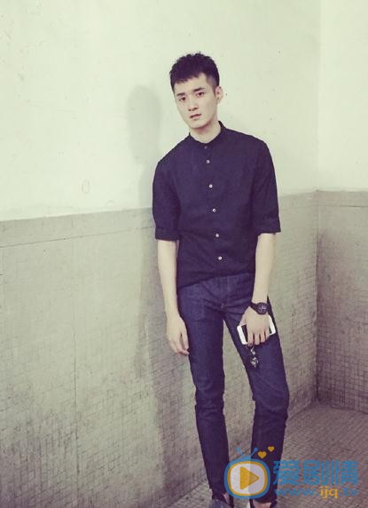 何奉天生活照 何奉天高清写真_何奉天高清剧照