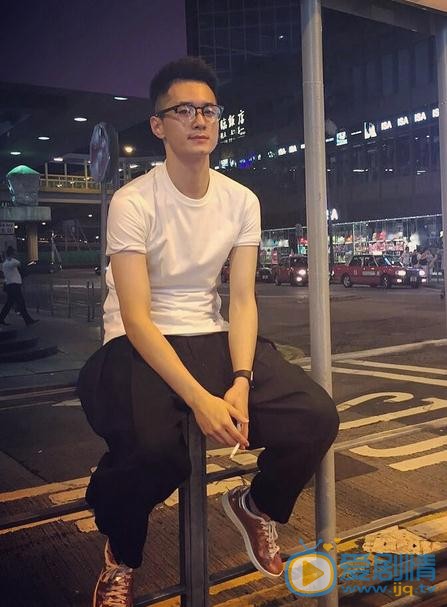 何奉天生活照 何奉天高清写真_何奉天高清剧照