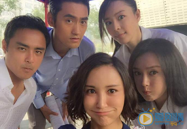 咱们相爱吧片场照欣赏 袁弘张歆艺夫妻逗逼卖萌