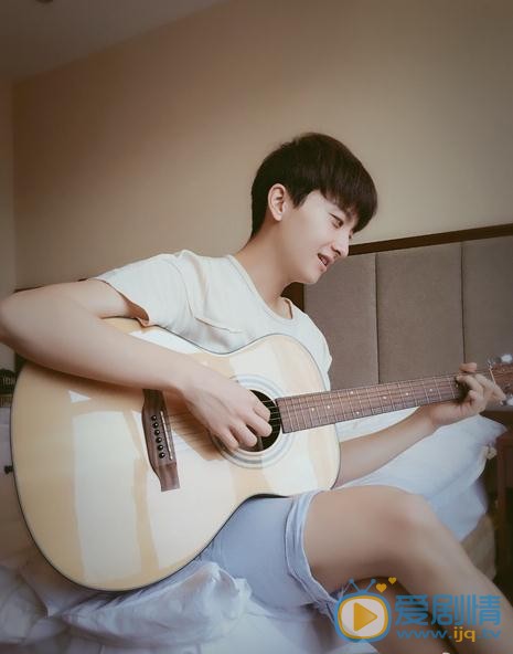 牛骏峰生活照 牛骏峰高清写真_牛骏峰高清剧照