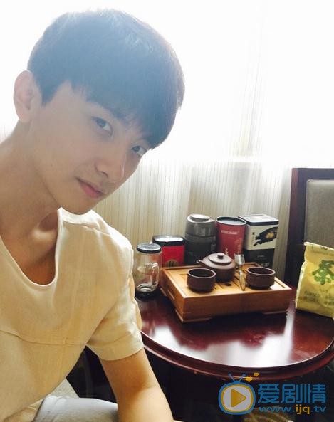 牛骏峰生活照 牛骏峰高清写真_牛骏峰高清剧照