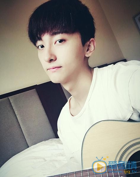 牛骏峰生活照 牛骏峰高清写真_牛骏峰高清剧照