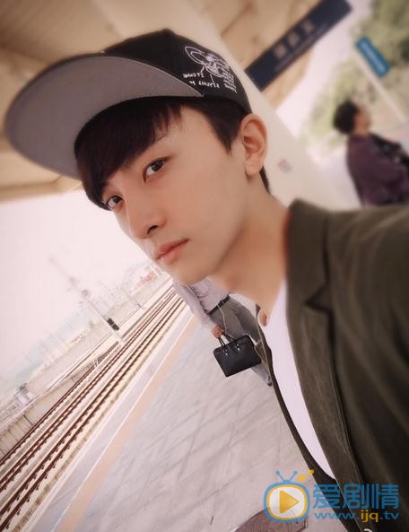 牛骏峰生活照 牛骏峰高清写真_牛骏峰高清剧照