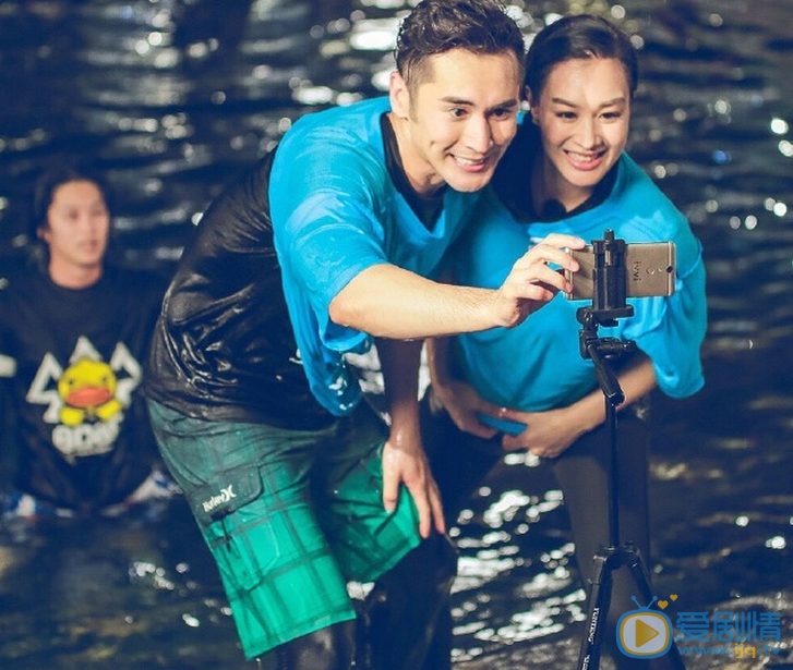 张伦硕女友钟丽缇亲密照 张伦硕高清写真_张伦硕高清剧照