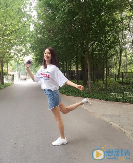 张小斐生活照 张小斐高清写真_张小斐高清剧照