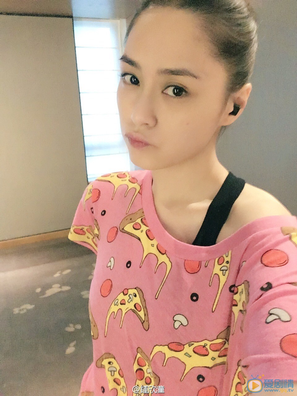 钟欣潼自拍卖萌照 钟欣潼高清写真_钟欣潼高清剧照