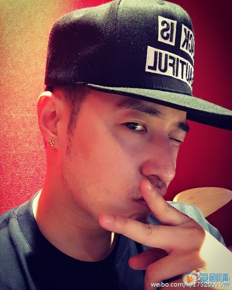 潘玮柏逗逼自拍 潘玮柏高清写真_潘玮柏高清剧照