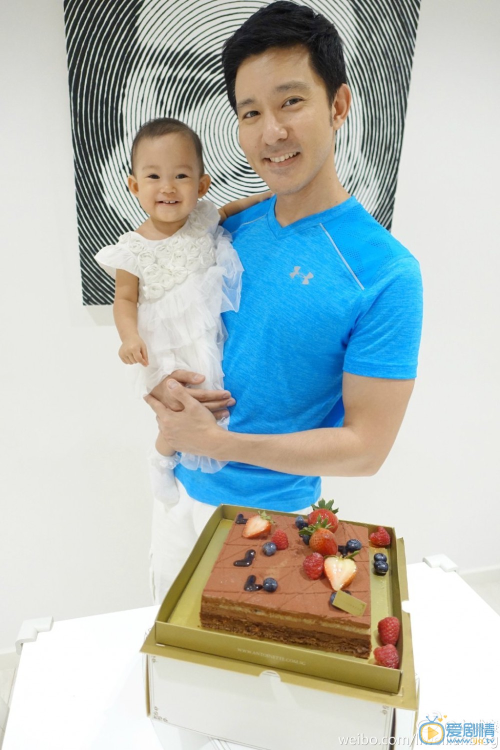 立威廉奶爸亲子照 立威廉高清写真_立威廉高清剧照