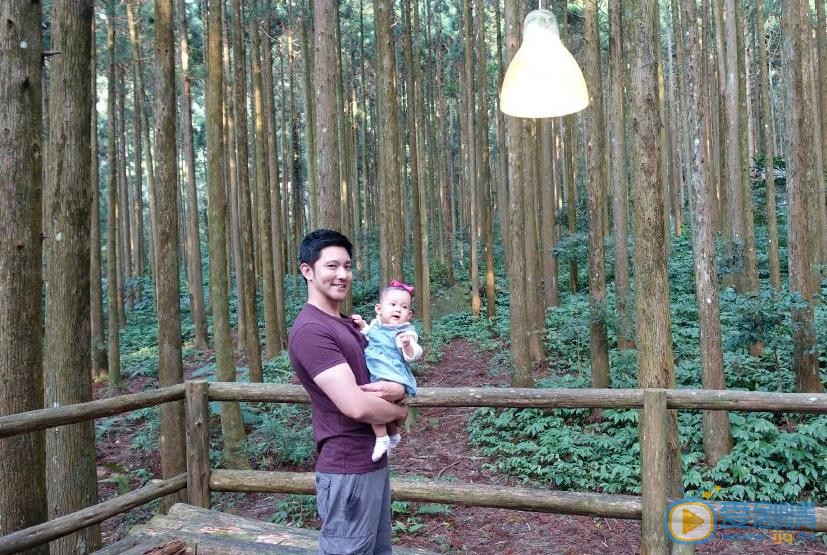 立威廉奶爸亲子照 立威廉高清写真_立威廉高清剧照