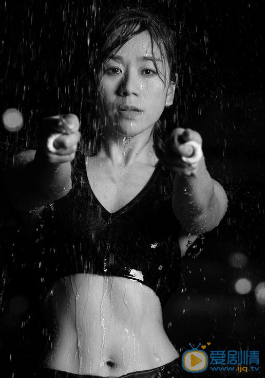 王美英湿身写真