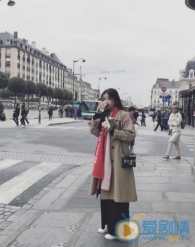 周雨彤街拍 周雨彤高清写真_周雨彤高清剧照
