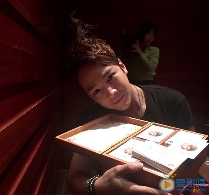 张根硕生活照 张根硕高清写真_张根硕高清剧照