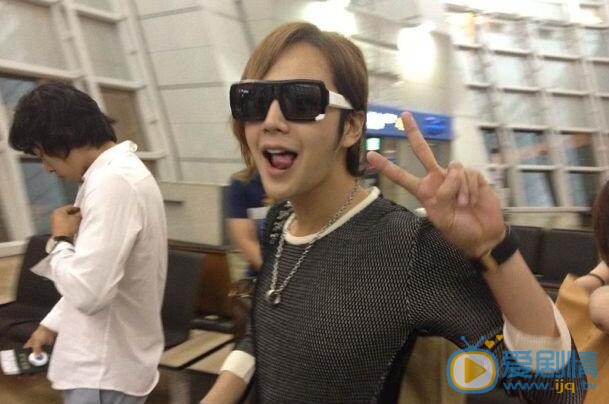 张根硕生活照 张根硕高清写真_张根硕高清剧照