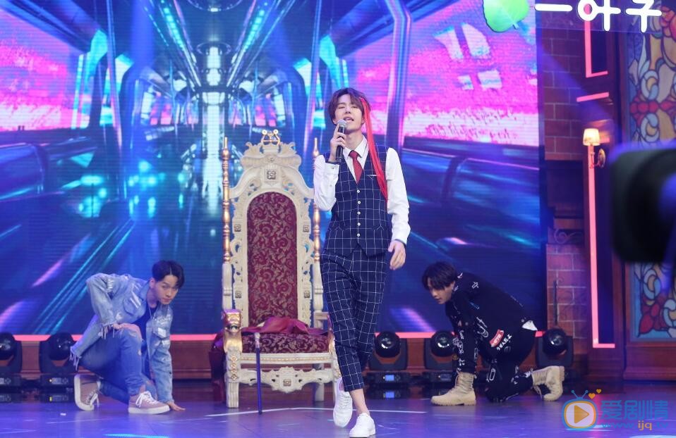 王一博《天天向上》节目照 王一博高清写真_王一博高清剧照