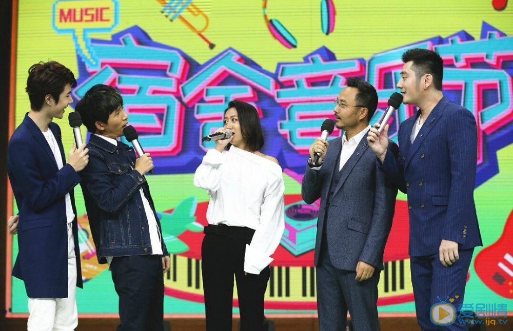 王一博《天天向上》节目照 王一博高清写真_王一博高清剧照