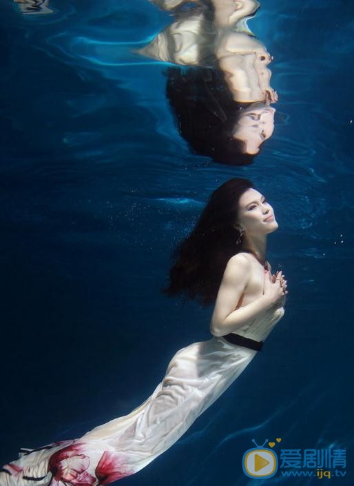 韩丹彤水中写真 韩丹彤高清写真_韩丹彤高清剧照