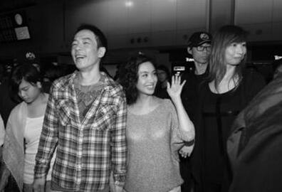 黄贯中黄贯中朱茵合照、全家照 黄贯中高清写真_黄贯中高清剧照