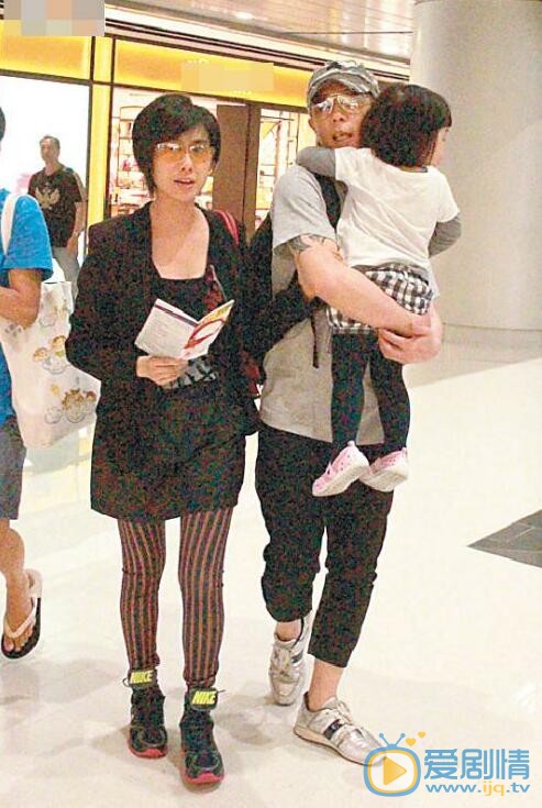 黄贯中黄贯中朱茵合照、全家照 黄贯中高清写真_黄贯中高清剧照