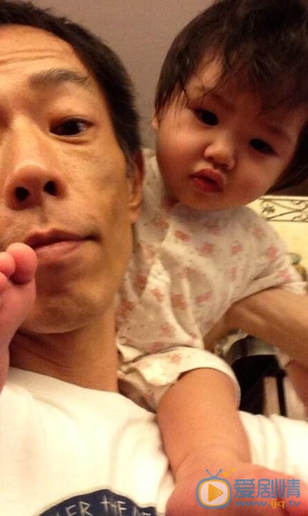 黄贯中黄贯中朱茵合照、全家照 黄贯中高清写真_黄贯中高清剧照