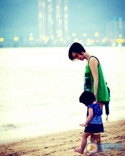 黄贯中黄贯中朱茵合照、全家照 黄贯中高清写真_黄贯中高清剧照