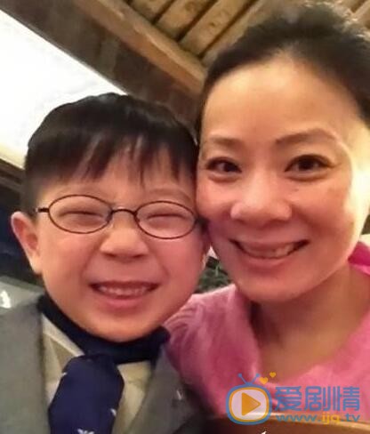 华少华少与老婆儿子合照 全家福 华少高清写真_华少高清剧照