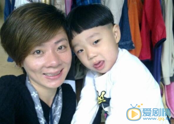 华少华少与老婆儿子合照 全家福 华少高清写真_华少高清剧照