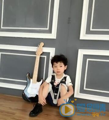 华少华少与老婆儿子合照 全家福 华少高清写真_华少高清剧照