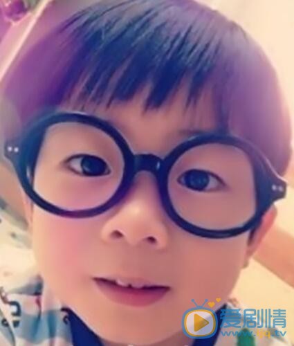 华少华少与老婆儿子合照 全家福 华少高清写真_华少高清剧照