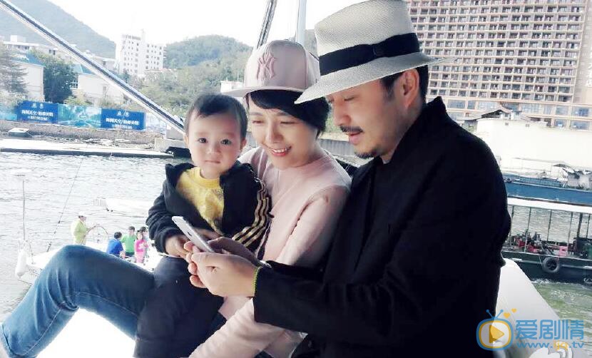杨乐乐杨乐乐汪涵一家三口照 杨乐乐高清写真_杨乐乐高清剧照