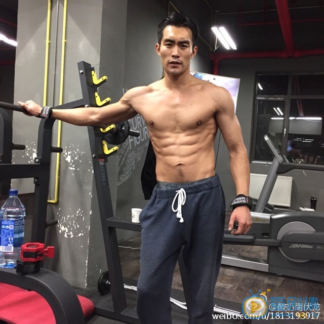 南伏龙健身照 南伏龙高清写真_南伏龙高清剧照