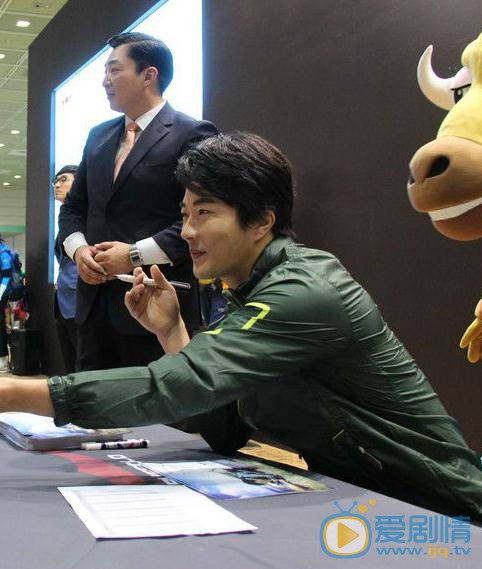 权相佑签名会 权相佑高清写真_权相佑高清剧照