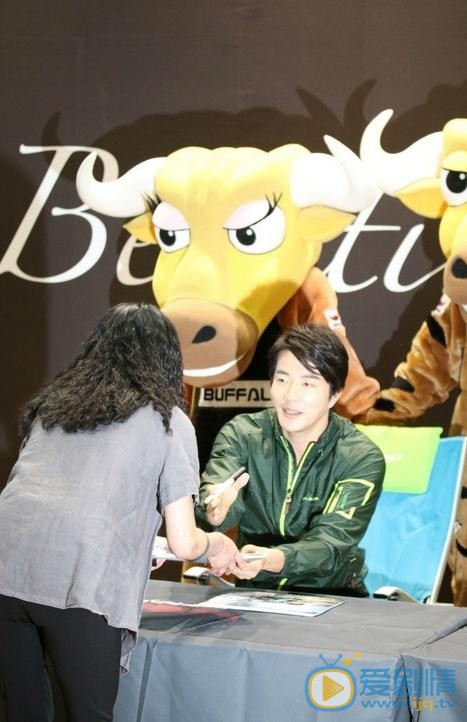 权相佑签名会 权相佑高清写真_权相佑高清剧照