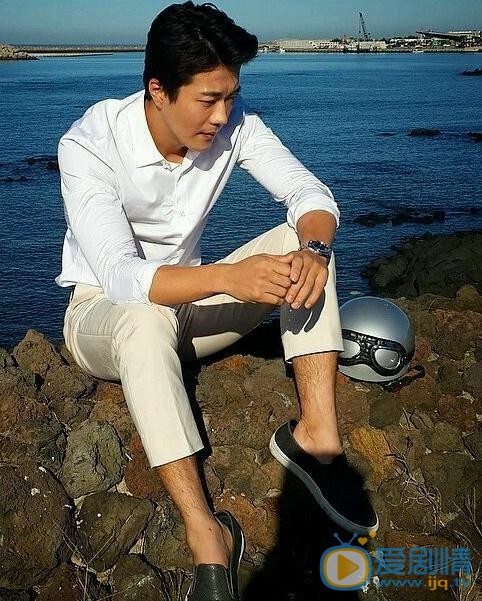 权相佑《情敌蜜月》剧照 权相佑高清写真_权相佑高清剧照