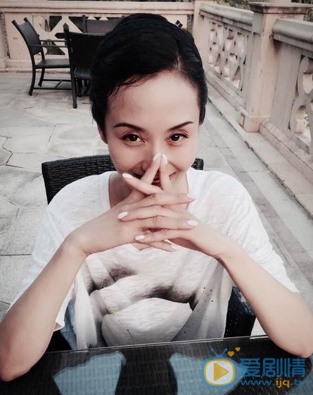 李颖街拍 李颖高清写真_李颖高清剧照