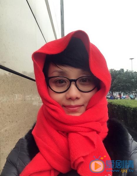 李颖街拍 李颖高清写真_李颖高清剧照