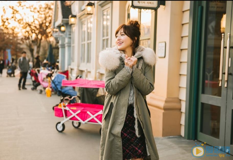 金莎街头随拍 金莎高清写真_金莎高清剧照