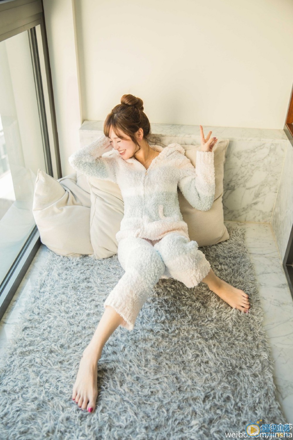 金莎街头随拍 金莎高清写真_金莎高清剧照