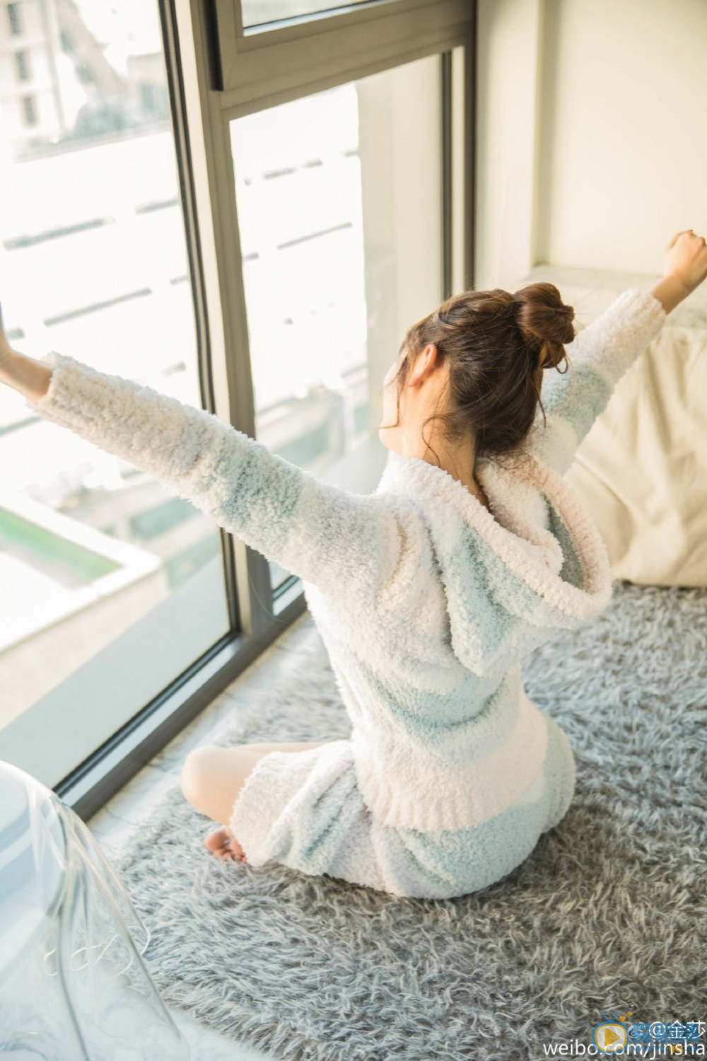 金莎街头随拍 金莎高清写真_金莎高清剧照