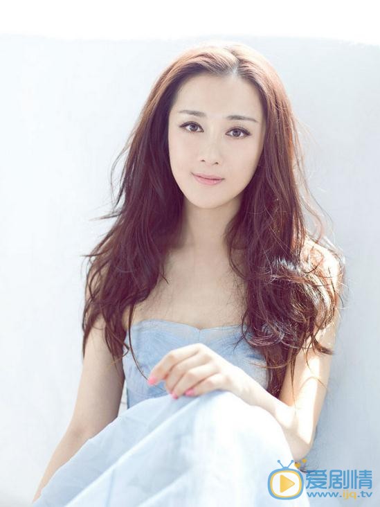 李依晓气质写真 李依晓高清写真_李依晓高清剧照