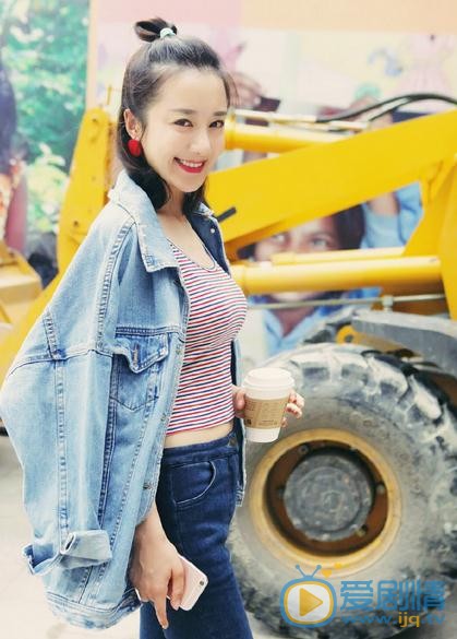 李依晓街拍 李依晓高清写真_李依晓高清剧照