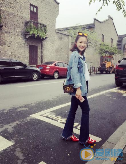 李依晓街拍 李依晓高清写真_李依晓高清剧照
