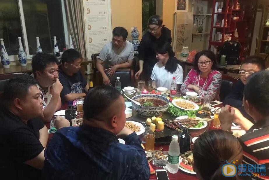 于谦香山论酒 于谦高清写真_于谦高清剧照