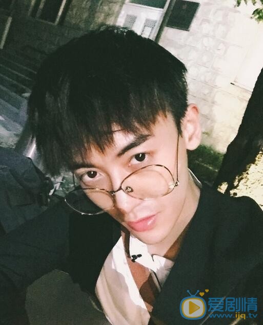 赵志伟生活照 赵志伟高清写真_赵志伟高清剧照