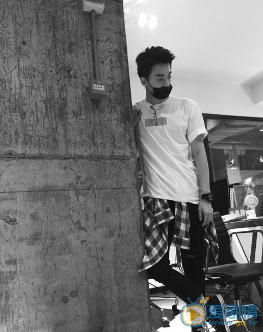 赵志伟日常帅照 赵志伟高清写真_赵志伟高清剧照