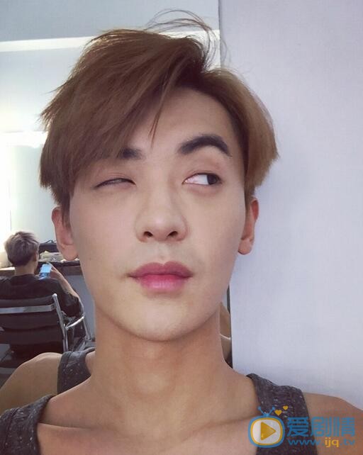 赵志伟日常帅照 赵志伟高清写真_赵志伟高清剧照