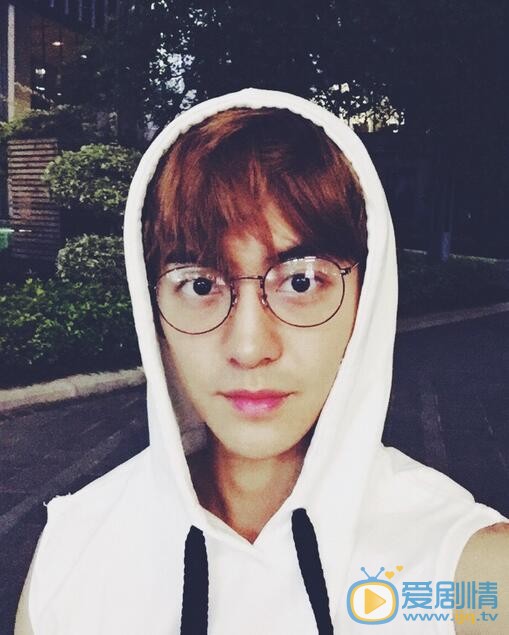 赵志伟日常帅照 赵志伟高清写真_赵志伟高清剧照