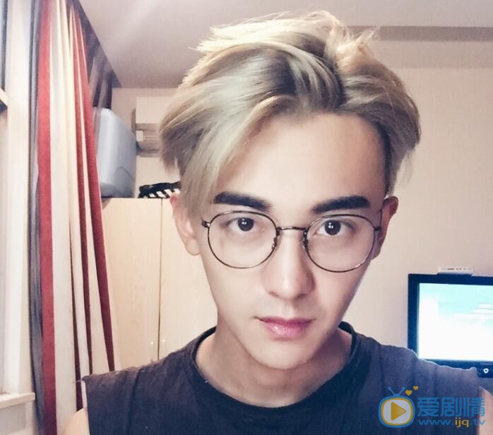 赵志伟日常帅照 赵志伟高清写真_赵志伟高清剧照