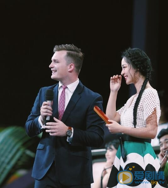 李莎旻子《汉语桥》节目照 李莎旻子高清写真_李莎旻子高清剧照