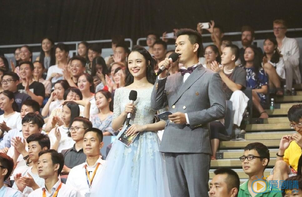 李莎旻子《汉语桥》节目照 李莎旻子高清写真_李莎旻子高清剧照