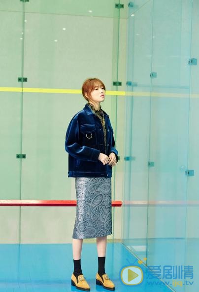 李圣经运动休闲写真 李圣经高清写真_李圣经高清剧照